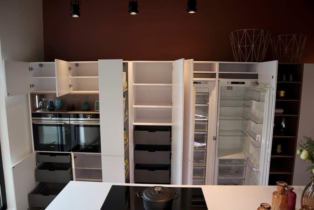 Ex Display Luxury Nolte White & Oak Pinot Veneer Kitchen & Island